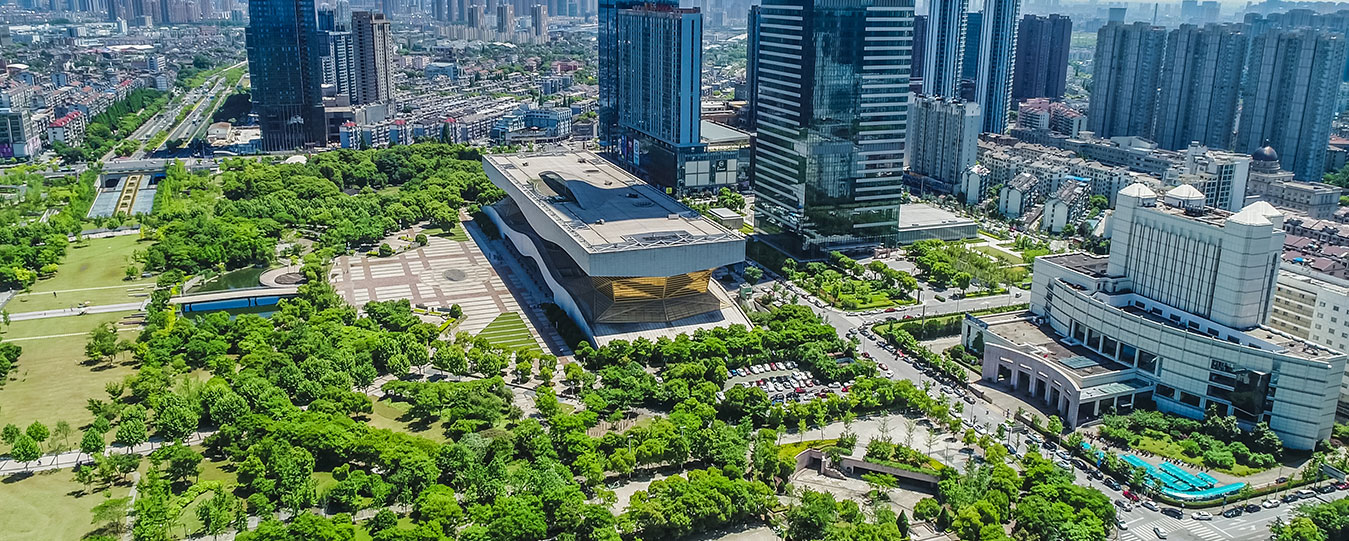 Kryton advances innovation and sustainable concrete, helping clients reduce construction waste, extend structural longevity, and build more sustainably.